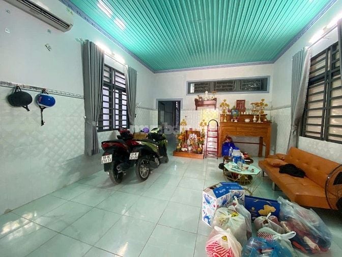 Cần bán gấp nhà cấp 4 ở ngay đường Nguyễn Thị Lắng 100m2 SHR giá 780tr