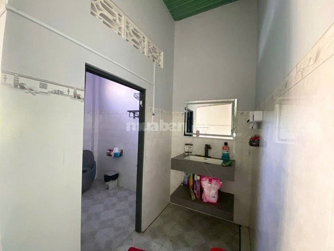 Cần bán gấp nhà cấp 4 ở ngay đường Nguyễn Thị Lắng 100m2 SHR giá 780tr