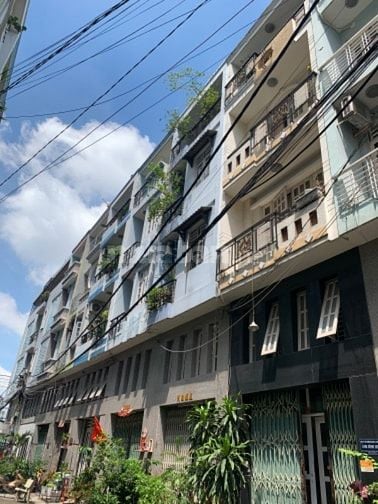 DTsàn 220m 5Tầng 6PN HXH gần Đầm Sen cần Bán Gấp