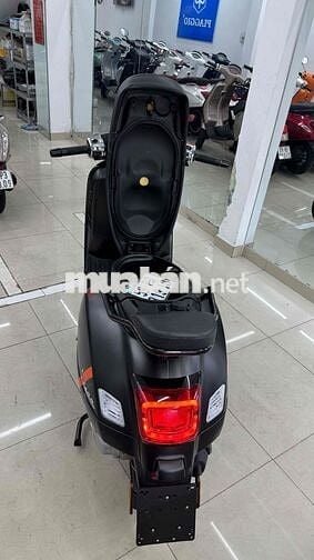 Vespa GTS Super Sport 150 Đen Sần 2025