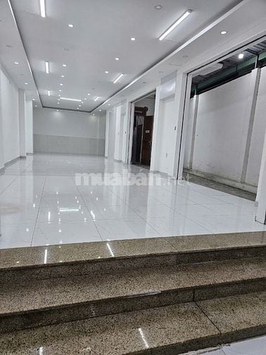Cho thuê nhà lầu trệt mặt tiền Nguyễn Duy Trinh, TP Thủ Đức, > 100m2