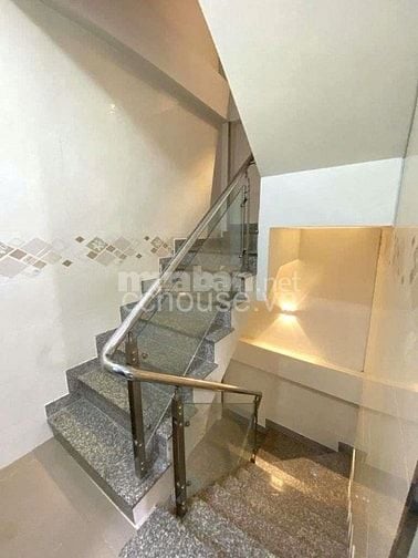 Nhà mặt tiền hẻm 4m Võ Văn Kiệt, Cầu Ông Lãnh, Quận 1 (3.8x26) 17.6tỷ