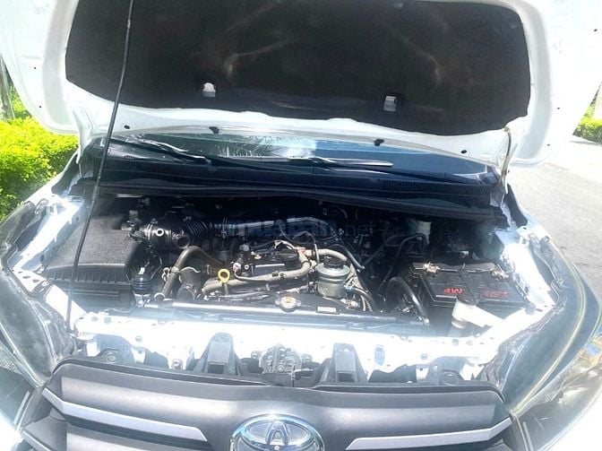 CHÍNH CHỦ BÁN XE TOYOTA INNOVA MÀU TRẮNG 