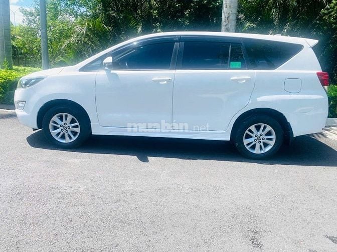 CHÍNH CHỦ BÁN XE TOYOTA INNOVA MÀU TRẮNG 