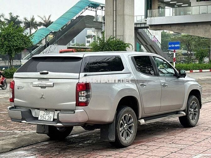 Bán Mitsubishi Triton 2021 Mivec Premium màu bạc
