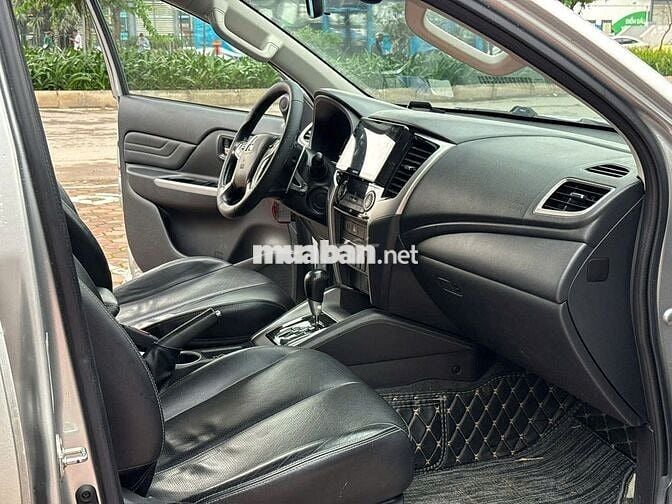Bán Mitsubishi Triton 2021 Mivec Premium màu bạc