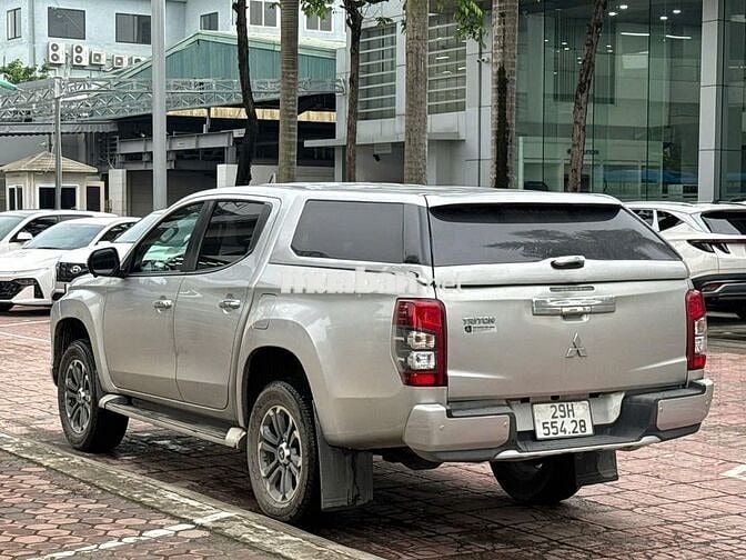 Bán Mitsubishi Triton 2021 Mivec Premium màu bạc