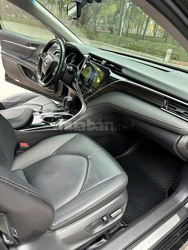 Bán camry 2020-2.0G giá 7xx xe zin