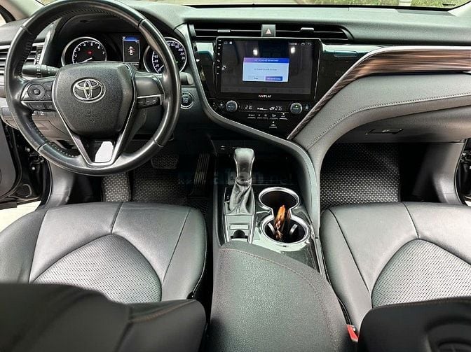 Bán camry 2020-2.0G giá 7xx xe zin