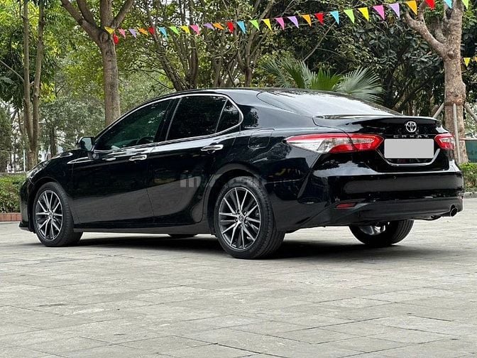 Bán camry 2020-2.0G giá 7xx xe zin