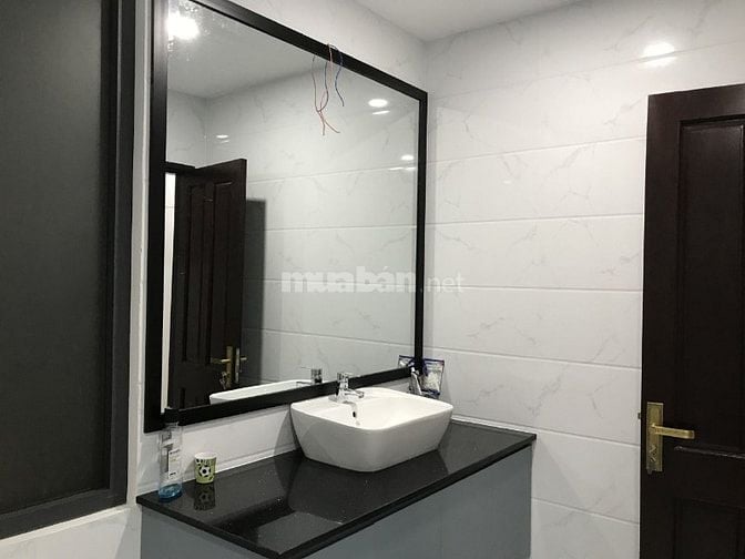 Bán nhà biệt thự Quận 2 đường Nguyễn Duy Trinh KDC 10 mẫu (165m) 24 tỷ
