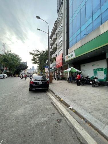 CC bán nhà 5T 75m2 Mt 6m mặt phố Đặng Thuỳ Trâm - Cầu Giấy làm VP, Cty