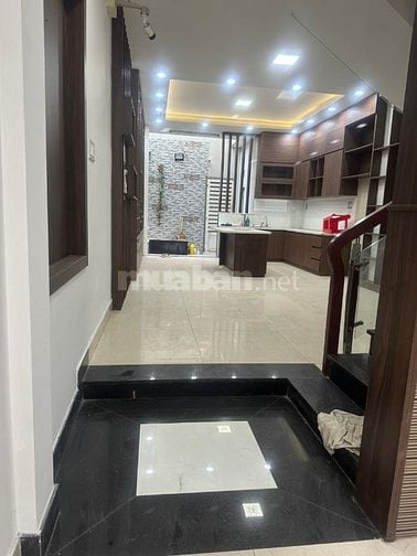 Bán nhà 28 tỷ, 5m x 20m,4 tấm,mặt tiền đường số 17A,P.bình trị đông.B