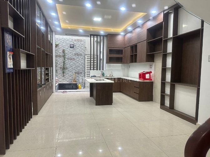 Bán nhà 28 tỷ, 5m x 20m,4 tấm,mặt tiền đường số 17A,P.bình trị đông.B
