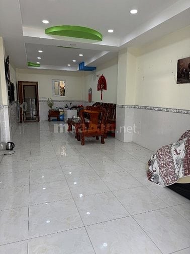 Bán nhà mặt tiền Phạm Văn Bạch