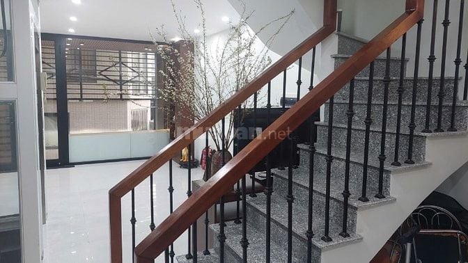 Gia đình cần cho thuê sàn 1+2 dt 130 m2 ngõ 105 Doãn Kế Thiện,Cầu Giấy