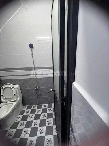 Chính chủ gửi bán gấp nhà đẹp 5*4 trệt lầu giá 950tr thương lượng 