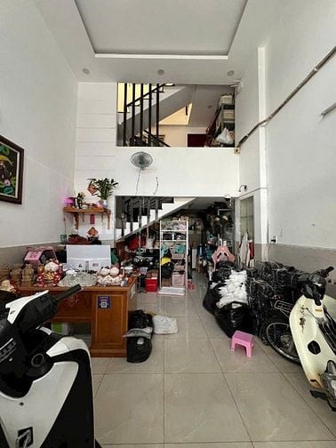 Chính chủ gửi bán gấp nhà 4*12 trệt lầu giá 4ty6 TL giá 