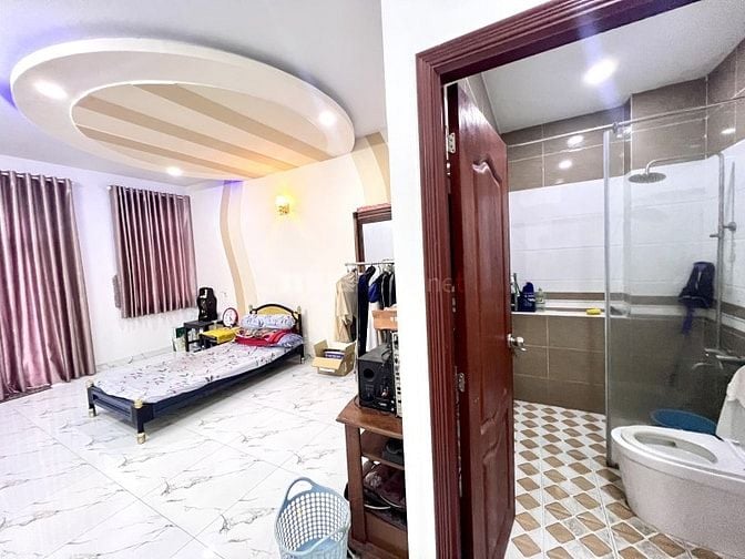 Bình Tân- 74m2- Hẻm 8m- 4 Tầng- 4PN- 6.5tỷ- SHR- Hoàn công