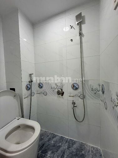 HH 2% - Bán gấp nhà nhỏ hai mặt tiền (trước+sau) 3 tầng.