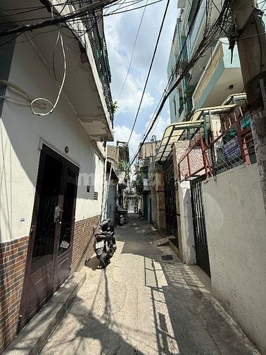 HH 2% - Bán gấp nhà nhỏ hai mặt tiền (trước+sau) 3 tầng.