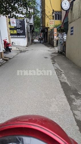 Cần bán gấp nhà Cầu Giấy, mặt tiền Gần 4 m, ô tô đỗ cổng, giá 8.6 tỷ