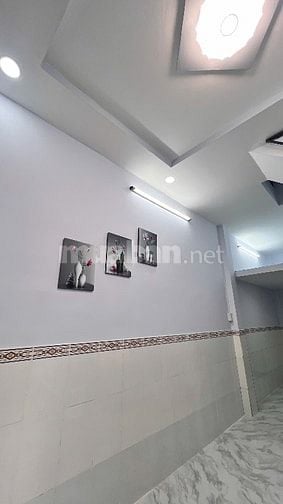 Nhà bán Gần bến xe Quận 8-DT-3m x 7m)-1 trệt 1 lẩu)2 PN-1 toilet 