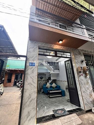 Nhà bán Gần bến xe Quận 8-DT-3m x 7m)-1 trệt 1 lẩu)2 PN-1 toilet 