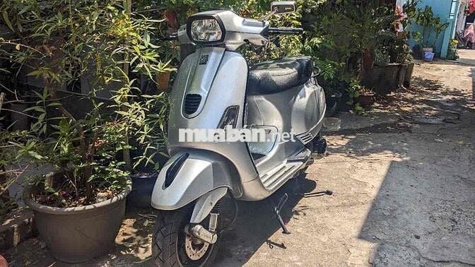 BÁN VESPA GIÁ RẺ- SG Q3- ĐÃ SƠN SỬA NHƯ MỚI