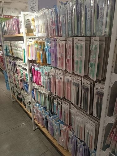 Tuyển nhân viên bán hàng và tạp vụ 