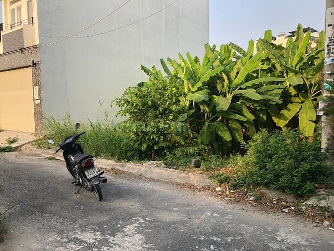 Bán nhà trung tâm thị trấn Nhà Bè, hẻm xe hơi, sổ hồng riêng