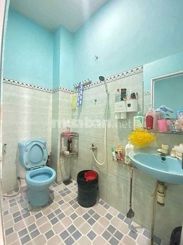Bán gấp căn nhà ngay chợ Bình Chánh-TP HCM