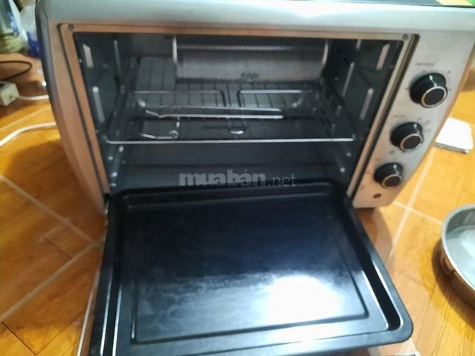 Lò nướng hiệu Electrolux còn mới