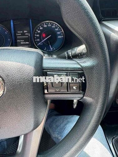 Toyota Fortuner dầu 2020 mode 2022 MT - 90000 km