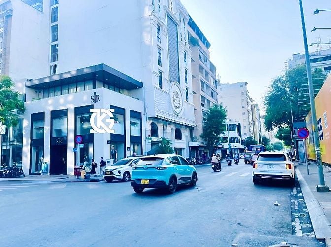 [ QUẬN 1 ] Cho Thuê Nhà GÓC 2MT: 23-25 Hai Bà Trưng + 2 Mạc Thị Bưởi