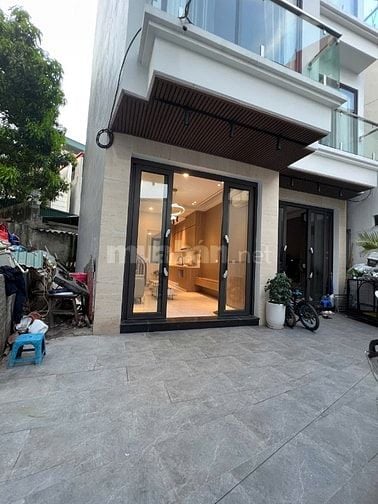 CHÍNH CHỦ CẦN BÁN: NHÀ MỚI, 5 TẦNG, 3 NGỦ, FULL NỘI THẤT, VIỆT HƯNG