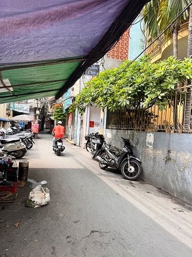 Nhà 2 mặt thoáng Đường Láng có 102