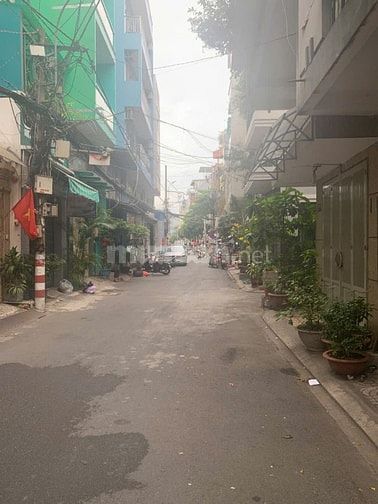 Bán nhà Nguyễn Trọng Tuyển, P10, PN, 4.2m x 20m, 3 lầu. Gía 16 tỷ