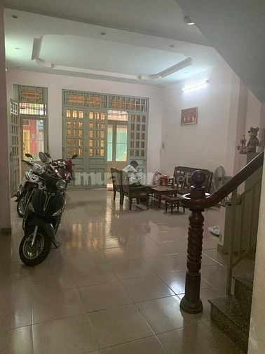 Bán nhà Nguyễn Trọng Tuyển, P10, PN, 4.2m x 20m, 3 lầu. Gía 16 tỷ