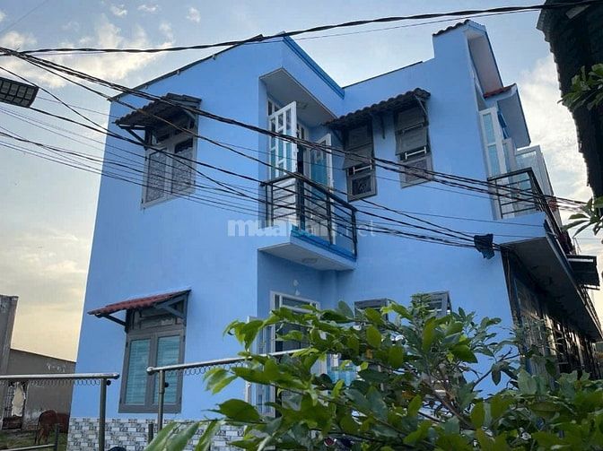 Nhà góc 2 mặt tiền khu dân cư 6*8m, 1 lầu giá rẻ hạ giá còn 750 triệu
