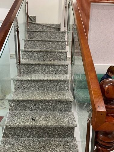 Bán lỗ căn nhà 1/gò hưu gần chợ Mỹ Hạnh Nam DT: 4x8, giá 745triệu