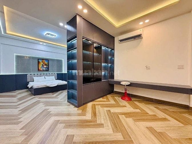 BÁN SIÊU PHẨM BIỆT THỰ SÂN VƯỜN CAO CẤP, sân để 2 xe hơi Đường Số 8
