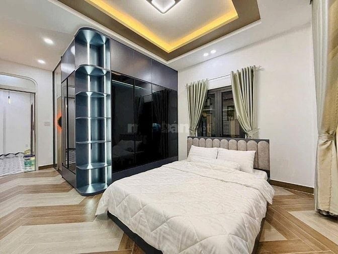 BÁN SIÊU PHẨM BIỆT THỰ SÂN VƯỜN CAO CẤP, sân để 2 xe hơi Đường Số 8