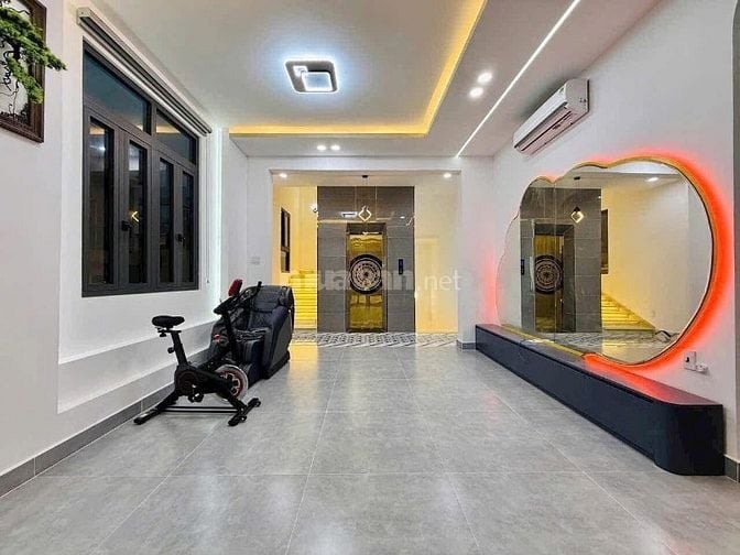 BÁN SIÊU PHẨM BIỆT THỰ SÂN VƯỜN CAO CẤP, sân để 2 xe hơi Đường Số 8