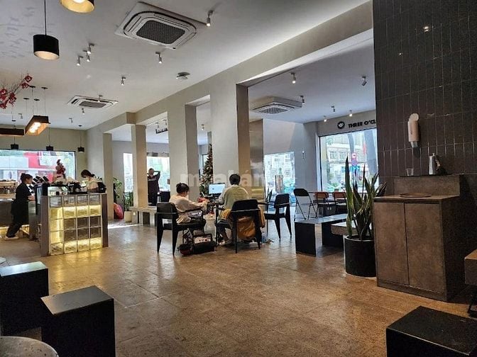 🍰 CHO THUÊ GÓC 2 MẶT TIỀN 𝐓𝐇𝐑𝐄𝐄 𝐎'𝐂𝐋𝐎𝐂𝐊 - QUẬN 3