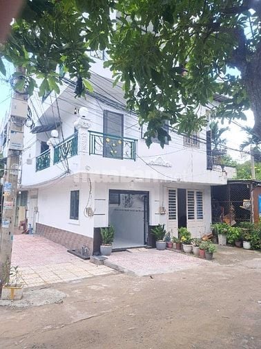 Bán nhà 3 mặt tiền Quận 7, đường 12m gần ĐH Tôn Đức Thắng, 5x12m 2 lầu