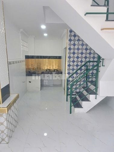 Bán nhà 3 mặt tiền Quận 7, đường 12m gần ĐH Tôn Đức Thắng, 5x12m 2 lầu