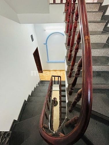 Bán nhà hẻm 6m Nguyễn Thị Thập Quận 7 110m2 4 tầng chỉ 11,7 tỉ.