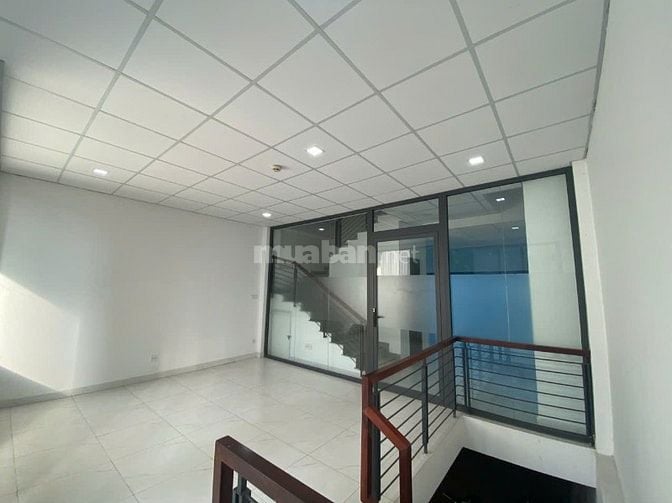 Bán nhà phố 5 tầng, thiết kế mặt kính hiện đại, An Phú, Quận 2.