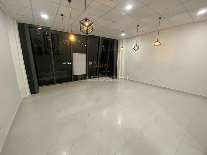 Bán nhà phố 5 tầng, thiết kế mặt kính hiện đại, An Phú, Quận 2.